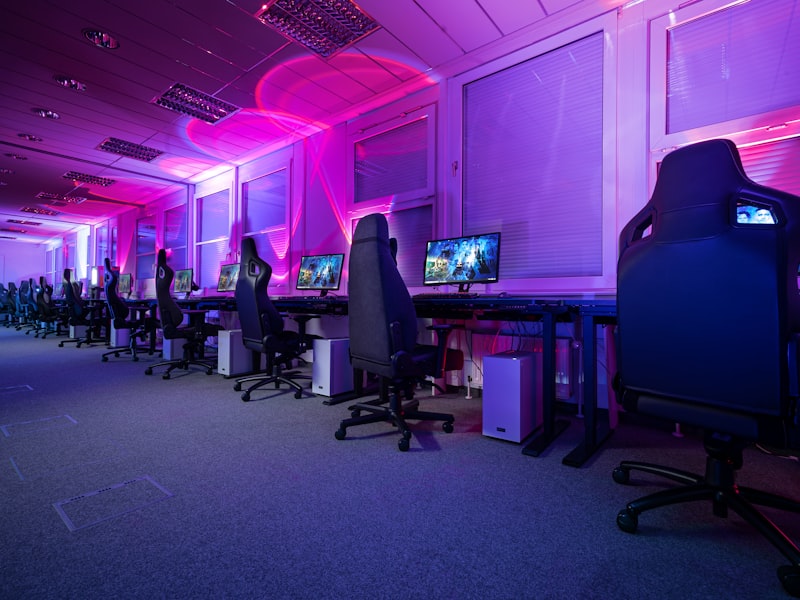 LAN pods built for five-stacks and scrims